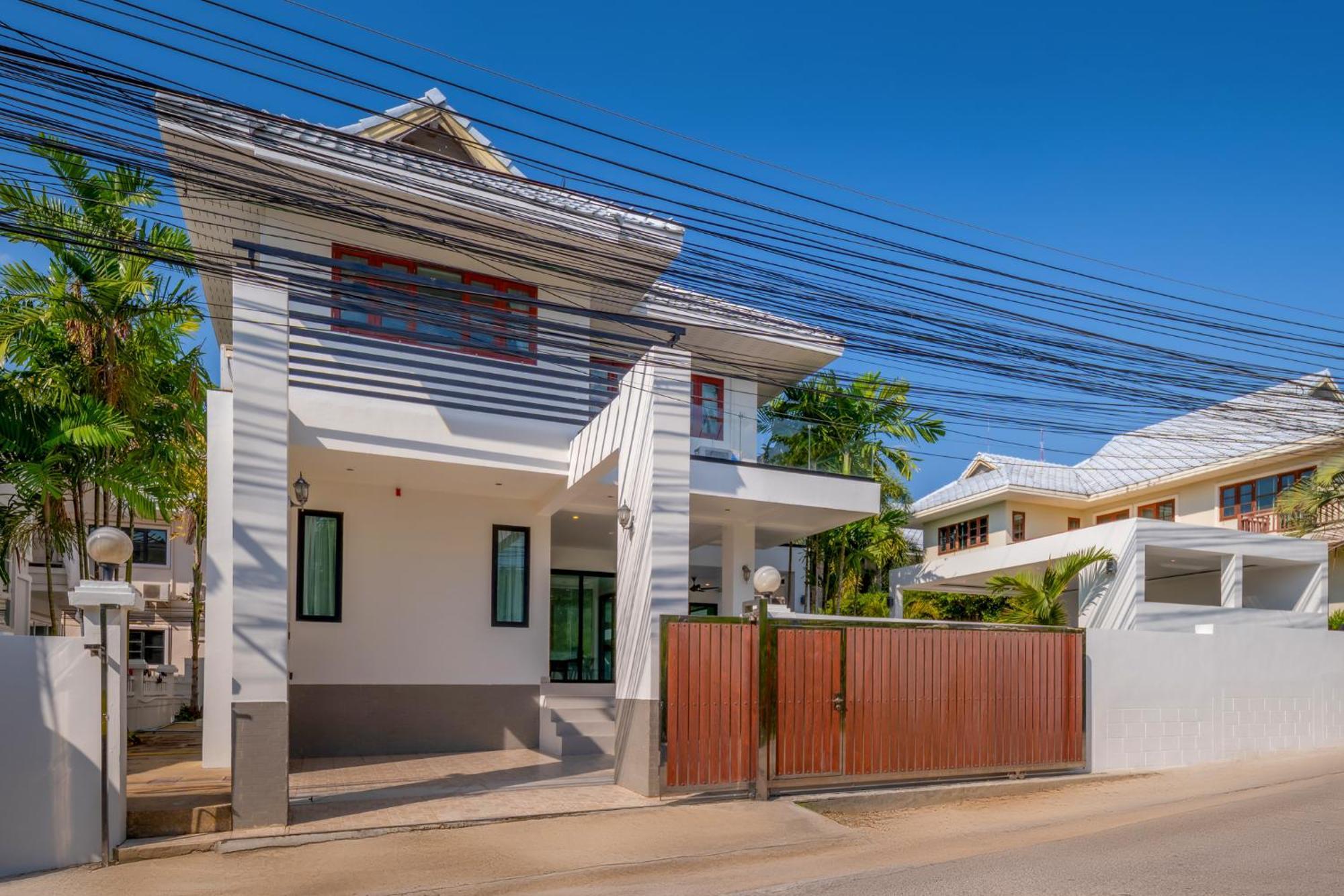 Stunning Villa With Pool And Tropical Garden HHQ Buitenkant foto